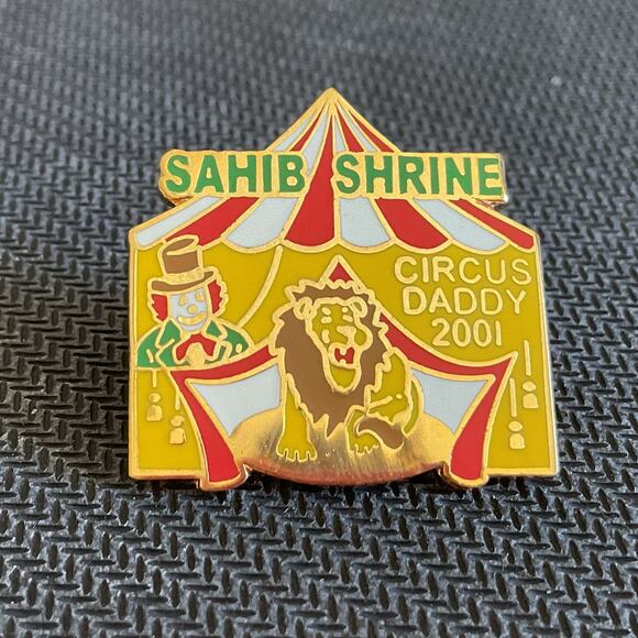 Sahib Shrine Circus Mom and Dad Pin 2001 Collectors Pins with Backs Great Cond. - Picture 3 of 6